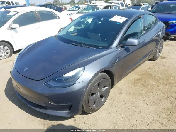 5YJ3E1EB1PF389726 2023 TESLA MODEL 3 - Image 2