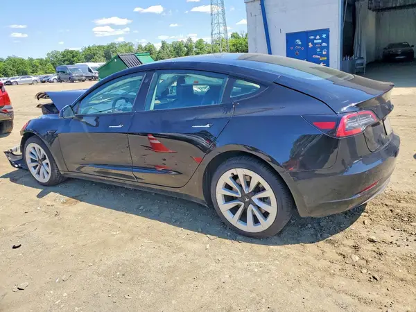 5YJ3E1EB1PF389922 2023 TESLA MODEL 3 - Image 2