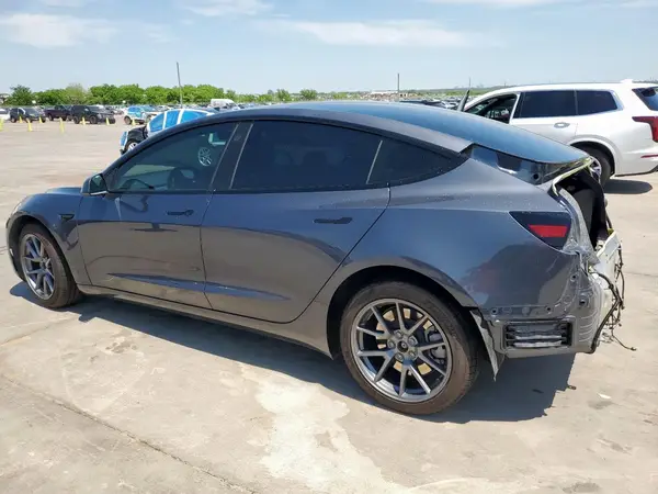 5YJ3E1EB1PF390262 2023 TESLA MODEL 3 - Image 2