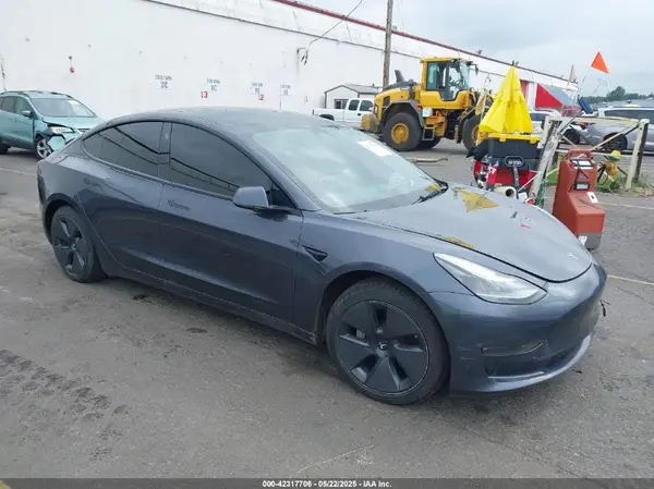 5YJ3E1EB1PF391590 2023 TESLA MODEL 3 - Image 1
