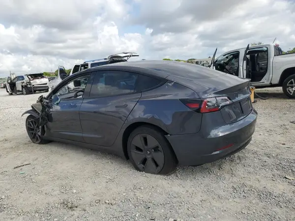 5YJ3E1EB1PF391900 2023 TESLA MODEL 3 - Image 2