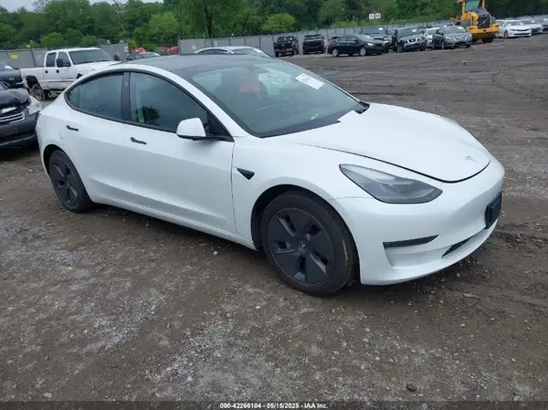 5YJ3E1EB1PF393193 2023 TESLA MODEL 3 - Image 1