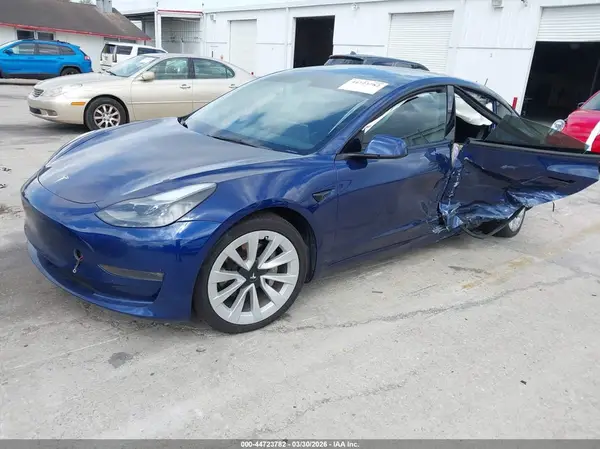 5YJ3E1EB1PF416956 2023 TESLA MODEL 3 - Image 2