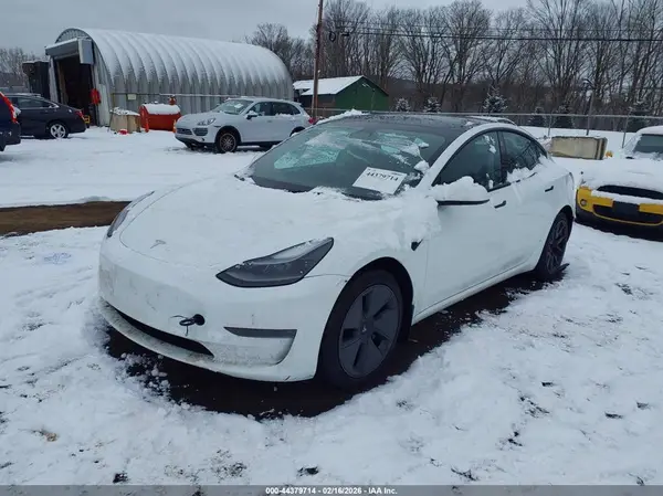 5YJ3E1EB1PF460018 2023 TESLA MODEL 3 - Image 2