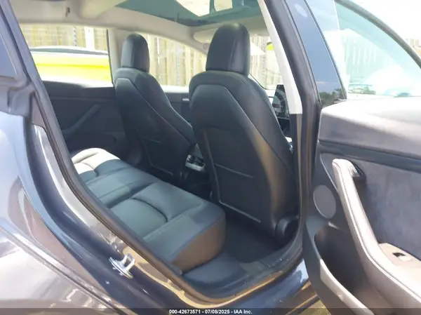 5YJ3E1EB1PF462769 2023 TESLA MODEL 3 - Image 8