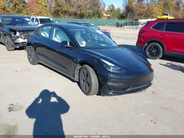 5YJ3E1EB1PF599646 2023 TESLA MODEL 3 - Image 1