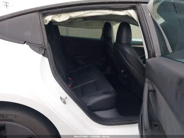 5YJ3E1EB1PF633780 2023 TESLA MODEL 3 - Image 8
