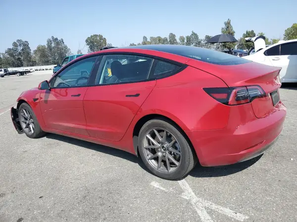 5YJ3E1EB1PF633830 2023 TESLA MODEL 3 - Image 2