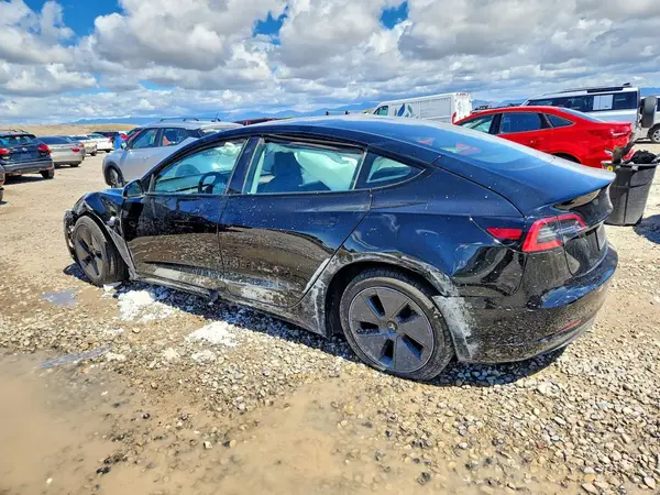 5YJ3E1EB1PF633858 2023 TESLA MODEL 3 - Image 2