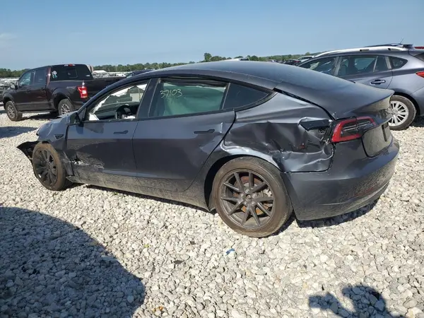 5YJ3E1EB1PF637103 2023 TESLA MODEL 3 - Image 2