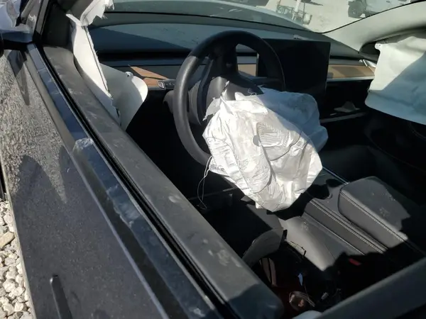 5YJ3E1EB1PF637103 2023 TESLA MODEL 3 - Image 8