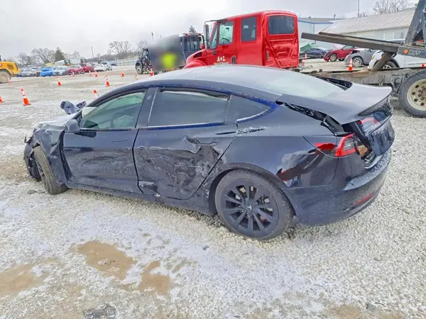 5YJ3E1EB1PF666116 2023 TESLA MODEL 3 - Image 2