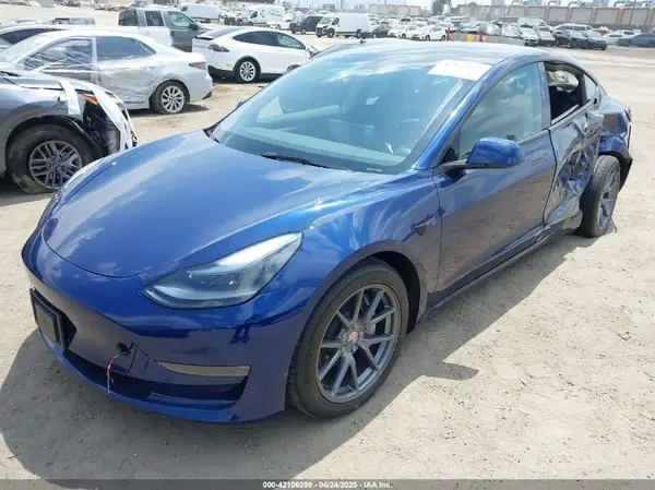 5YJ3E1EB1PF667685 2023 TESLA MODEL 3 - Image 2