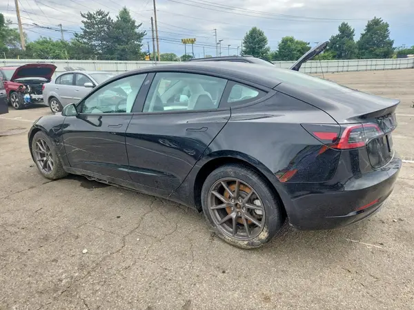 5YJ3E1EB1PF670165 2023 TESLA MODEL 3 - Image 2