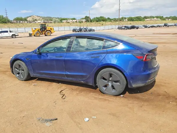 5YJ3E1EB1PF676998 2023 TESLA MODEL 3 - Image 2