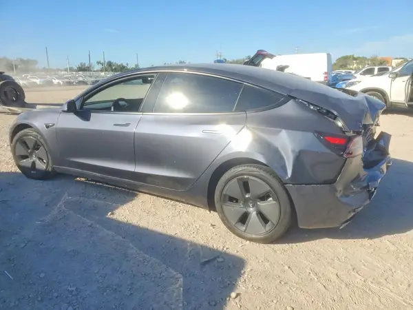 5YJ3E1EB1PF678184 2023 TESLA MODEL 3 - Image 2
