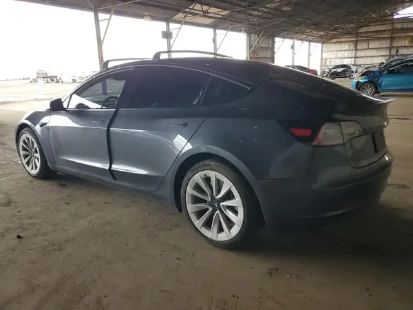 5YJ3E1EB1PF685023 2023 TESLA MODEL 3 - Image 2