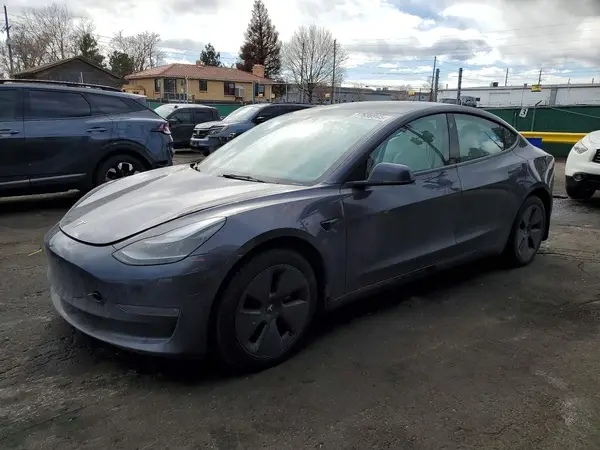 5YJ3E1EB1PF690982 2023 TESLA MODEL 3 - Image 1