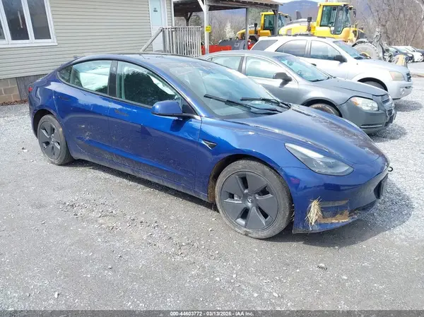 5YJ3E1EB1PF693204 2023 TESLA MODEL 3 - Image 1