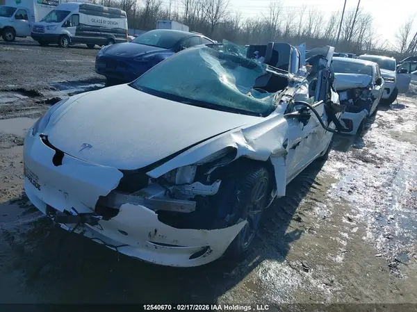 5YJ3E1EB1PF694224 2023 TESLA MODEL 3 - Image 2