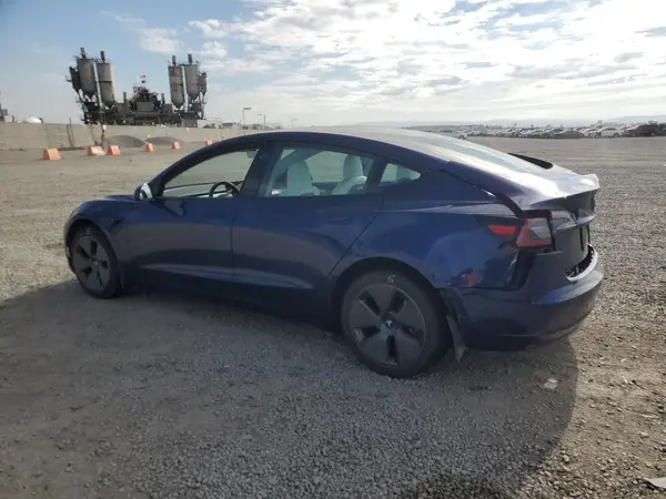 5YJ3E1EB1PF710972 2023 TESLA MODEL 3 - Image 2