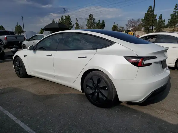 5YJ3E1EB1RF755266 2024 TESLA MODEL 3 - Image 2