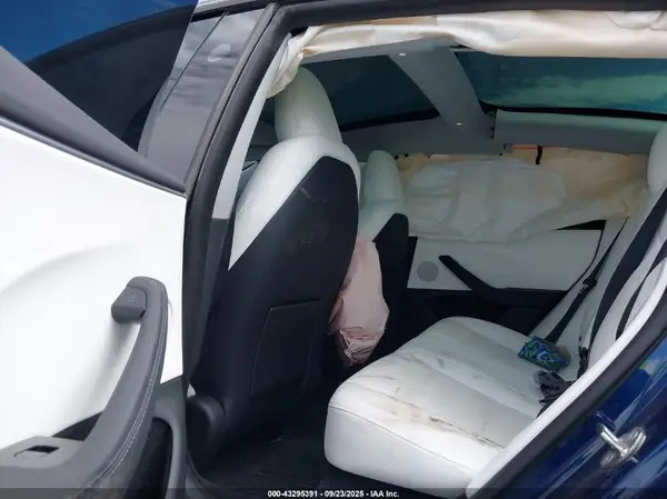 5YJ3E1EB1RF761620 2024 TESLA MODEL 3 - Image 8
