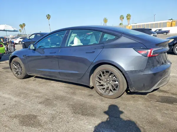 5YJ3E1EB1RF766560 2024 TESLA MODEL 3 - Image 2