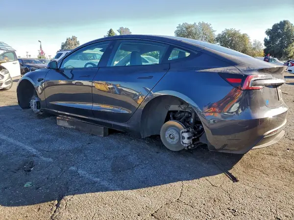 5YJ3E1EB1RF767546 2026 TESLA MODEL 3 - Image 2