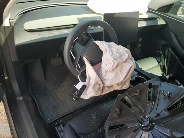 5YJ3E1EB1RF796772 2024 TESLA MODEL 3 - Image 8