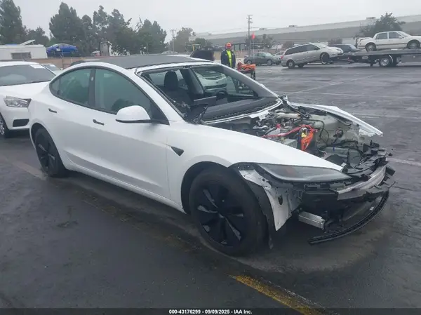 5YJ3E1EB1RF797629 2024 TESLA MODEL 3 - Image 1