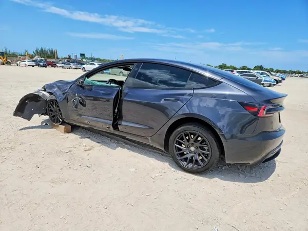 5YJ3E1EB1RF808659 2024 TESLA MODEL 3 - Image 2
