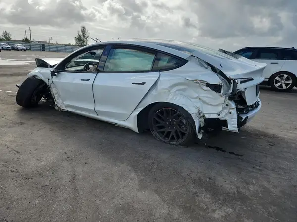 5YJ3E1EB1RF811030 2024 TESLA MODEL 3 - Image 2