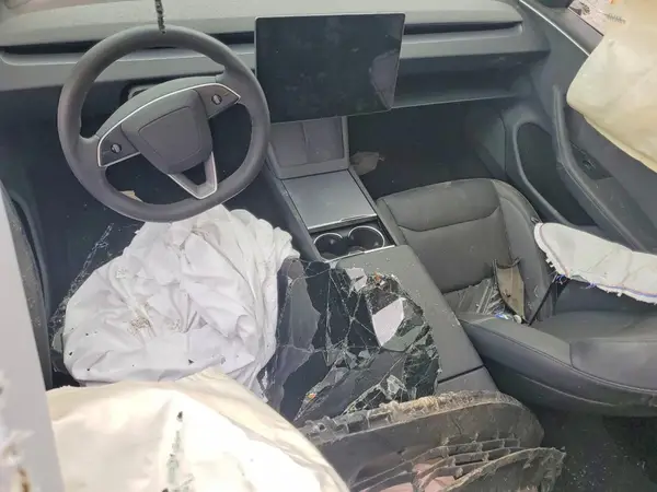 5YJ3E1EB1RF814705 2024 TESLA MODEL 3 - Image 8