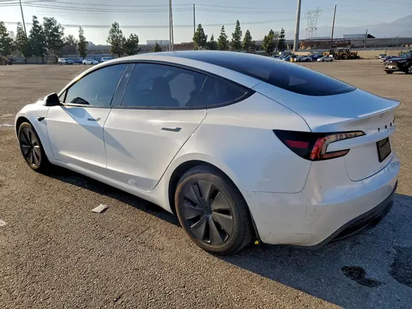 5YJ3E1EB1RF817328 2024 TESLA MODEL 3 - Image 2