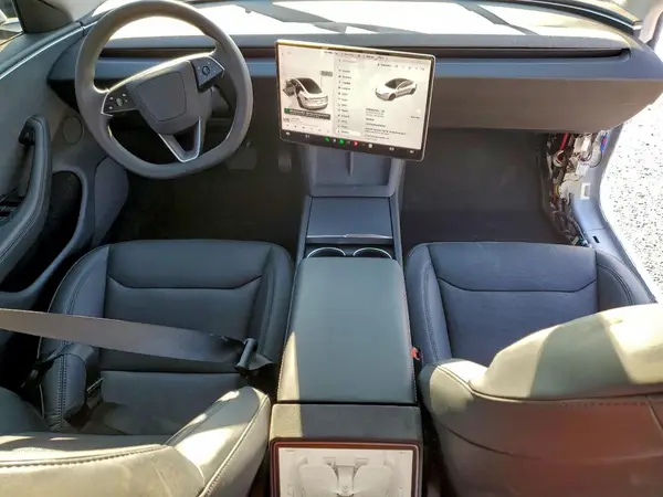 5YJ3E1EB1RF817328 2024 TESLA MODEL 3 - Image 8