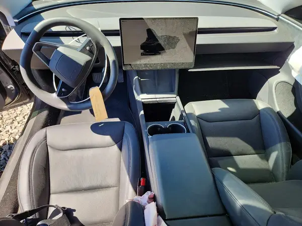 5YJ3E1EB1RF829740 2024 TESLA MODEL 3 - Image 8
