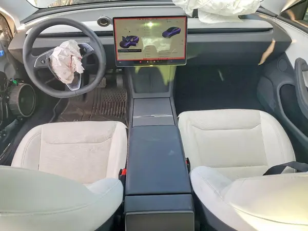 5YJ3E1EB1RF854735 2024 TESLA MODEL 3 - Image 8