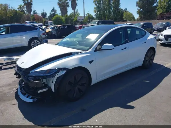 5YJ3E1EB1SF001368 2025 TESLA MODEL 3 - Image 2