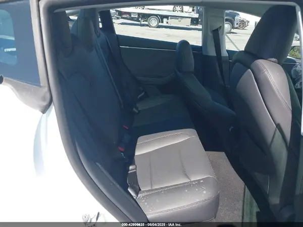 5YJ3E1EB1SF001368 2025 TESLA MODEL 3 - Image 8