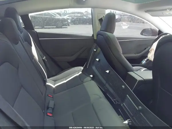 5YJ3E1EB1SF012886 2025 TESLA MODEL 3 - Image 8