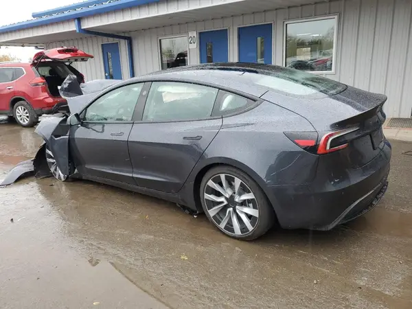 5YJ3E1EB1SF018249 2025 TESLA MODEL 3 - Image 2