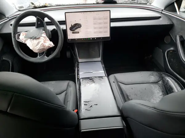 5YJ3E1EB1SF018249 2025 TESLA MODEL 3 - Image 8