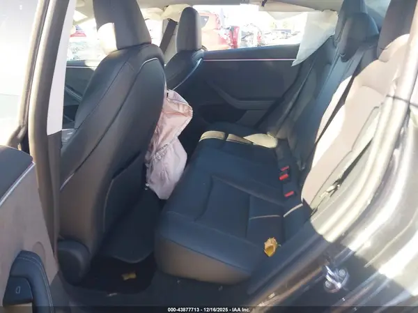 5YJ3E1EB1SF021815 2025 TESLA MODEL 3 - Image 8