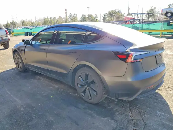 5YJ3E1EB1SF079083 2025 TESLA MODEL 3 - Image 2
