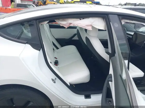 5YJ3E1EB1SF082193 2025 TESLA MODEL 3 - Image 8