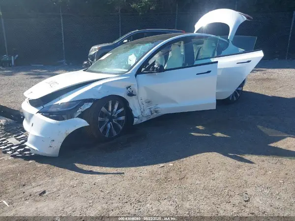 5YJ3E1EB1SF874831 2025 TESLA MODEL 3 - Image 2