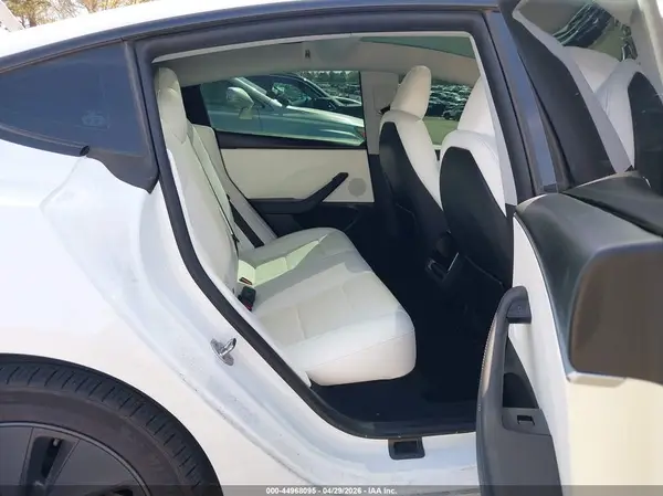 5YJ3E1EB1SF875994 2025 TESLA MODEL 3 - Image 8