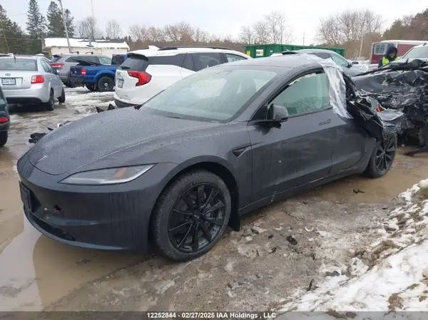5YJ3E1EB1SF885344 2025 TESLA MODEL 3 - Image 2