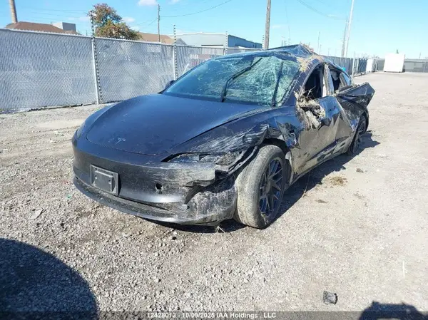 5YJ3E1EB1SF885554 2025 TESLA MODEL 3 - Image 2